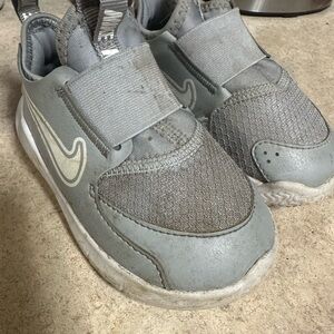 Nike Toddler Kids Light Gray Sneakers